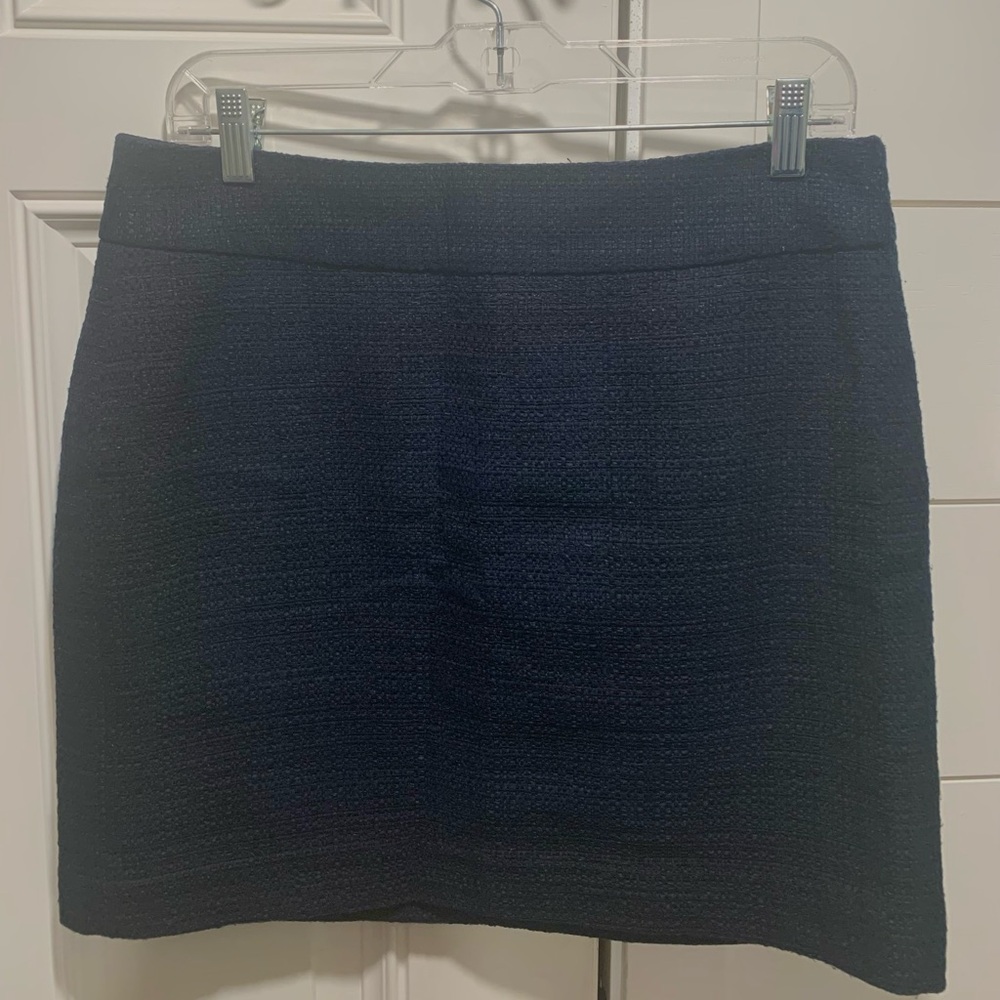 Banana Republic - Navy blue skirt. Size 8